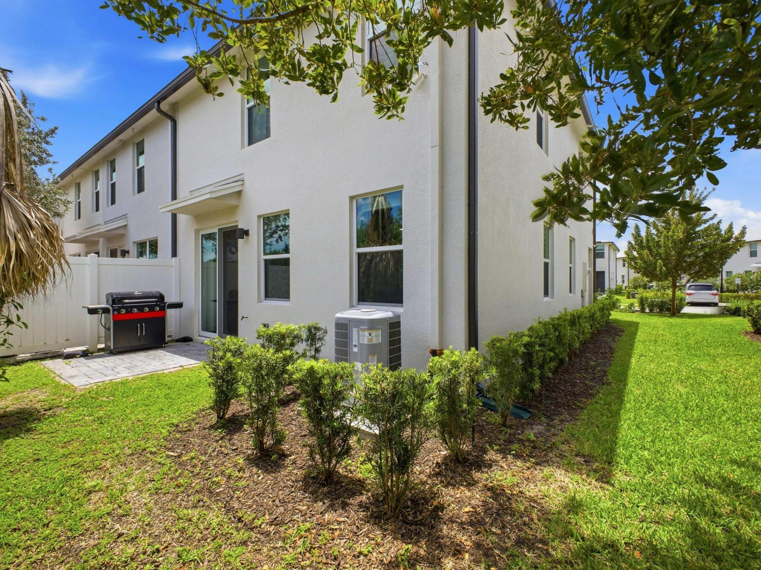 5720 Mentmore, West Palm Beach FL 33407