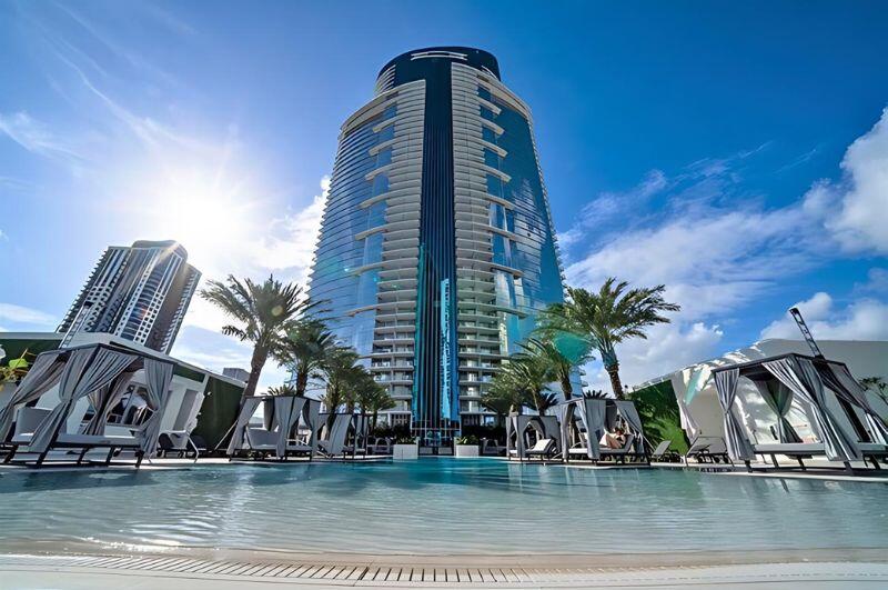 851 NE 1st #3202, Miami FL 33130