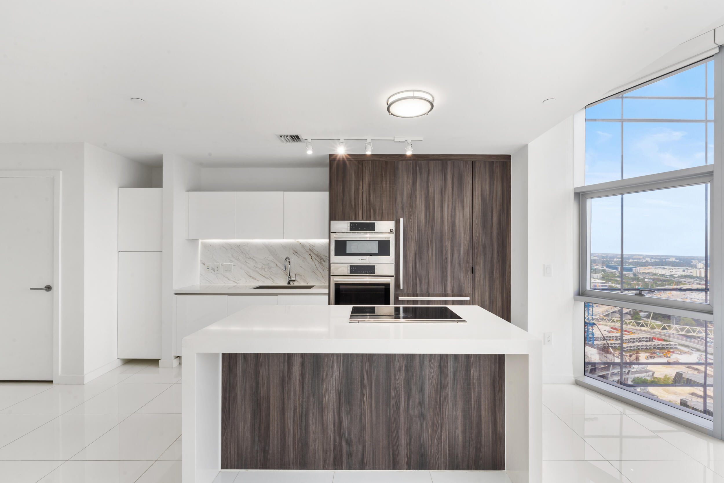 851 NE 1st #3202, Miami FL 33130