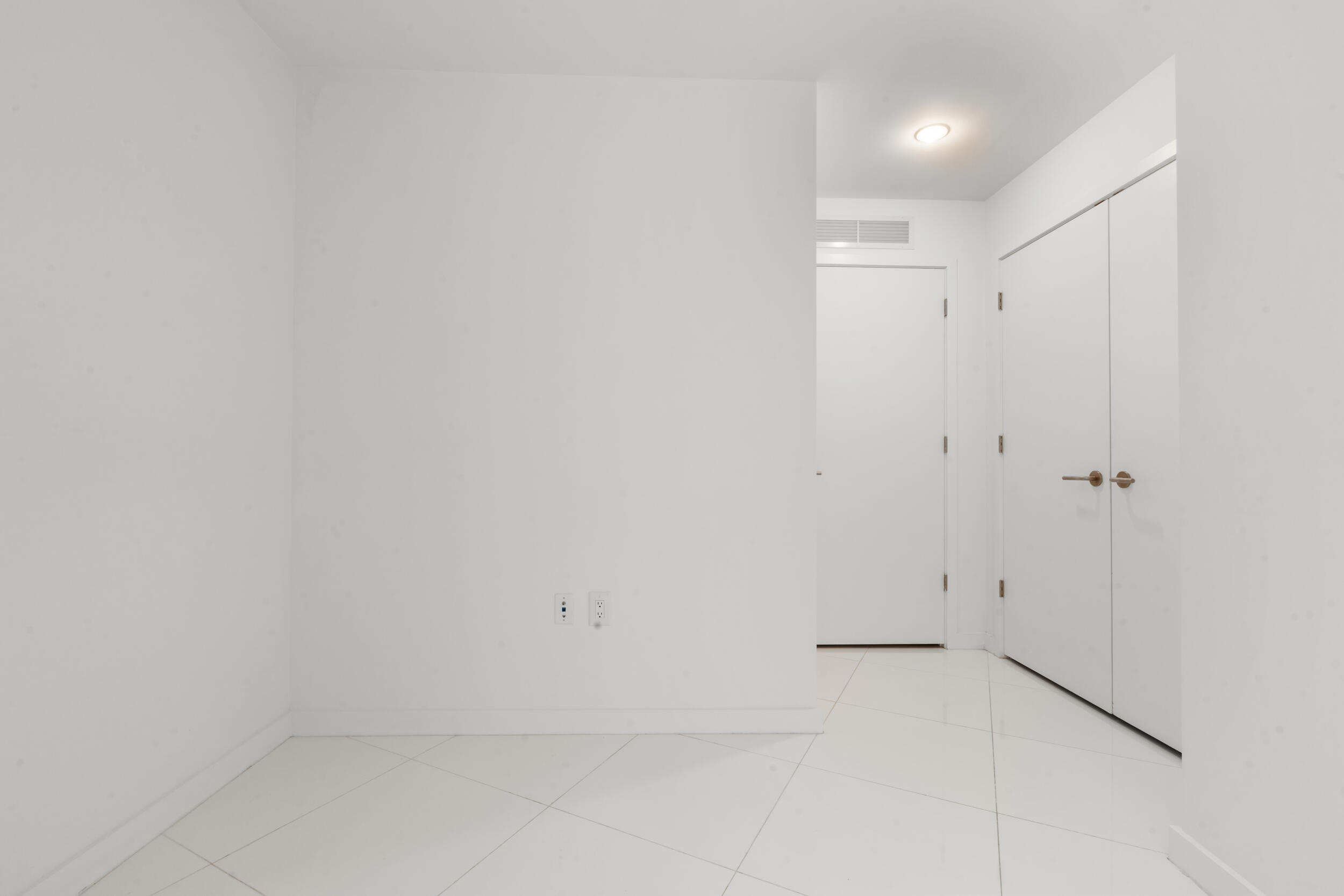 851 NE 1st #3202, Miami FL 33130