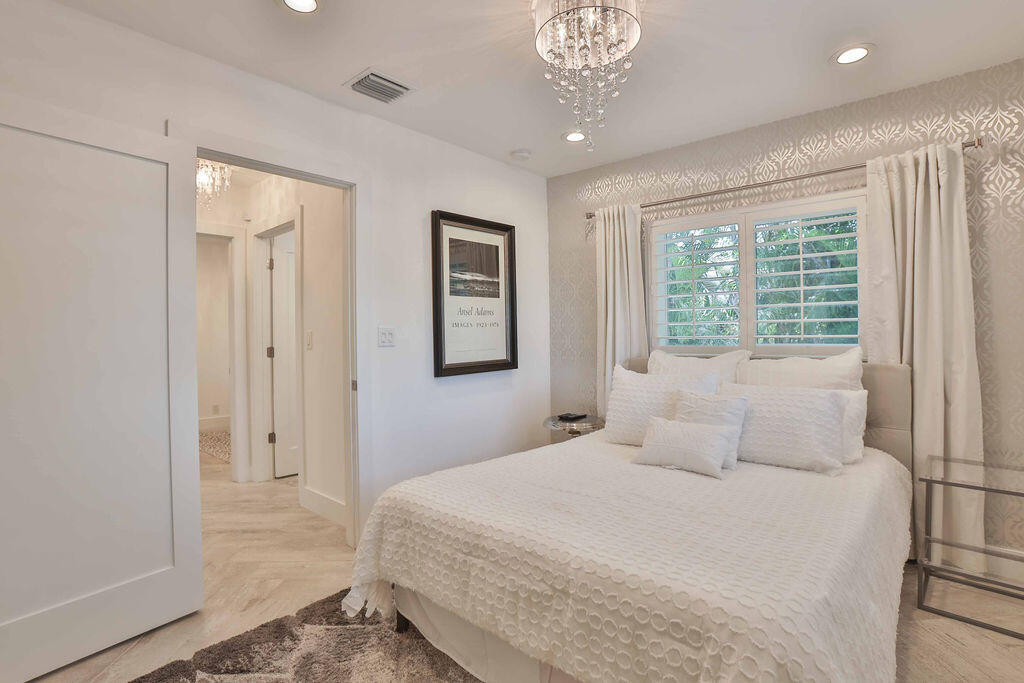 713 Forsyth, Boca Raton FL 33487