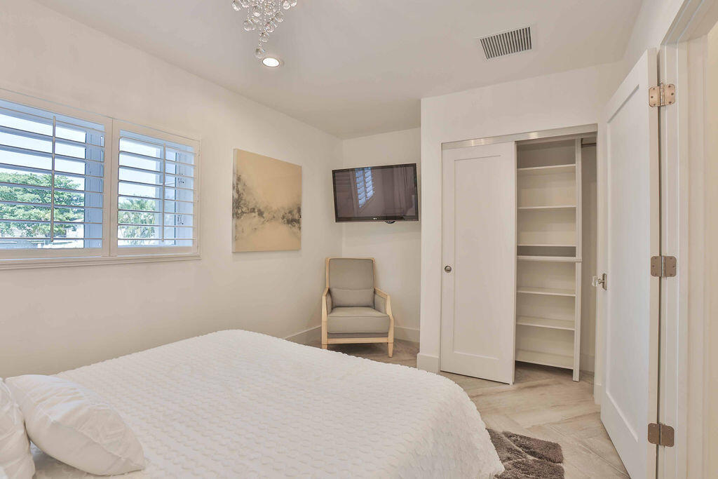 713 Forsyth, Boca Raton FL 33487