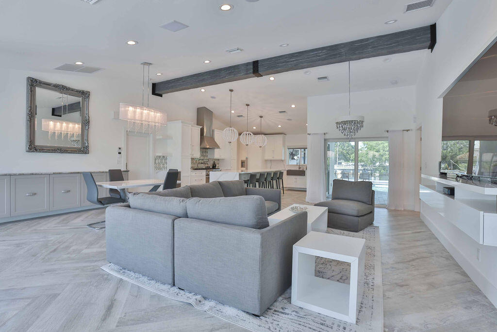 713 Forsyth, Boca Raton FL 33487