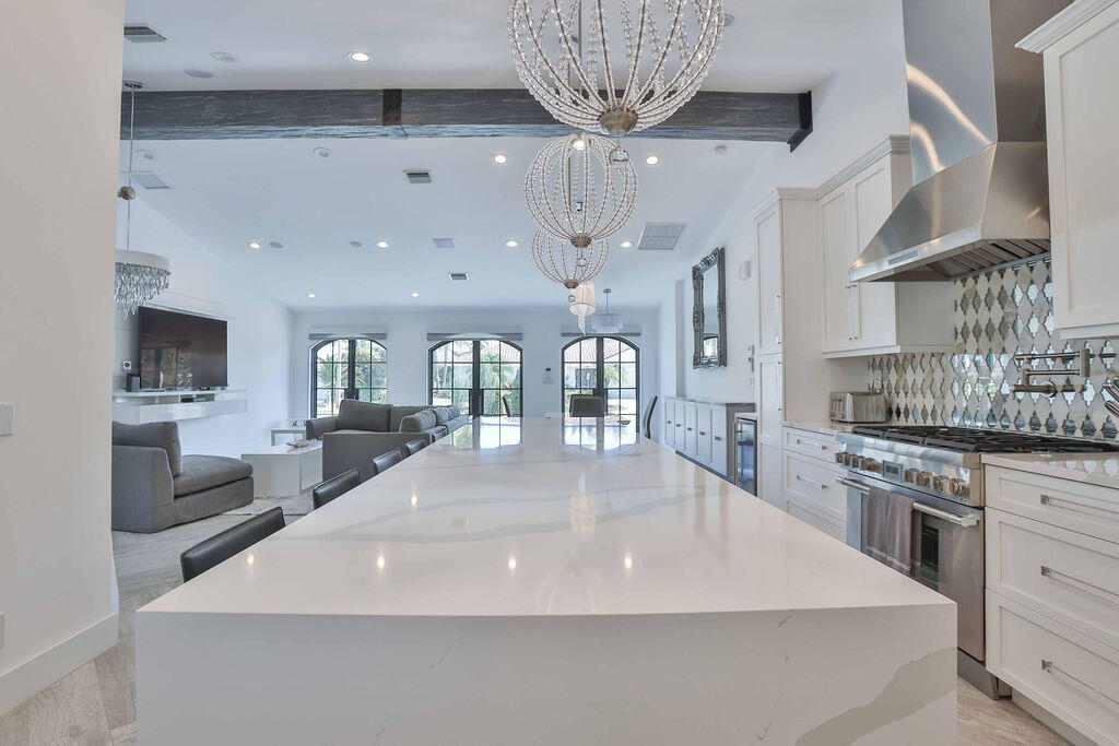 713 Forsyth, Boca Raton FL 33487