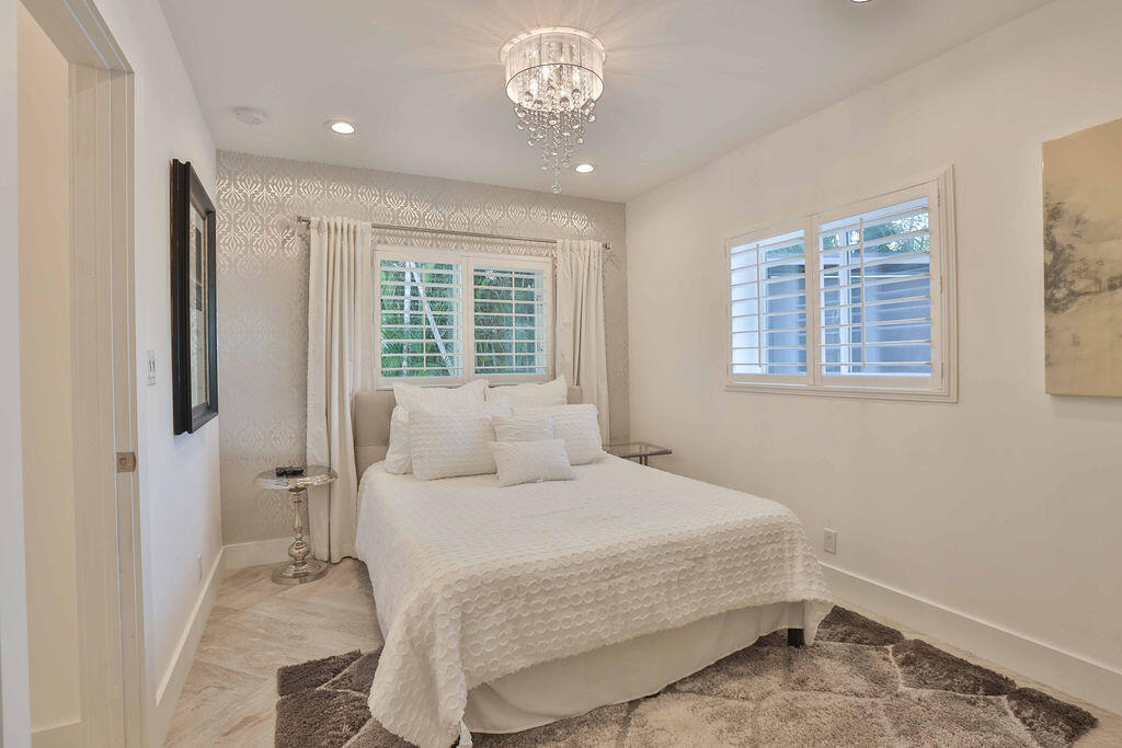 713 Forsyth, Boca Raton FL 33487