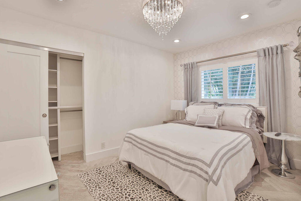 713 Forsyth, Boca Raton FL 33487