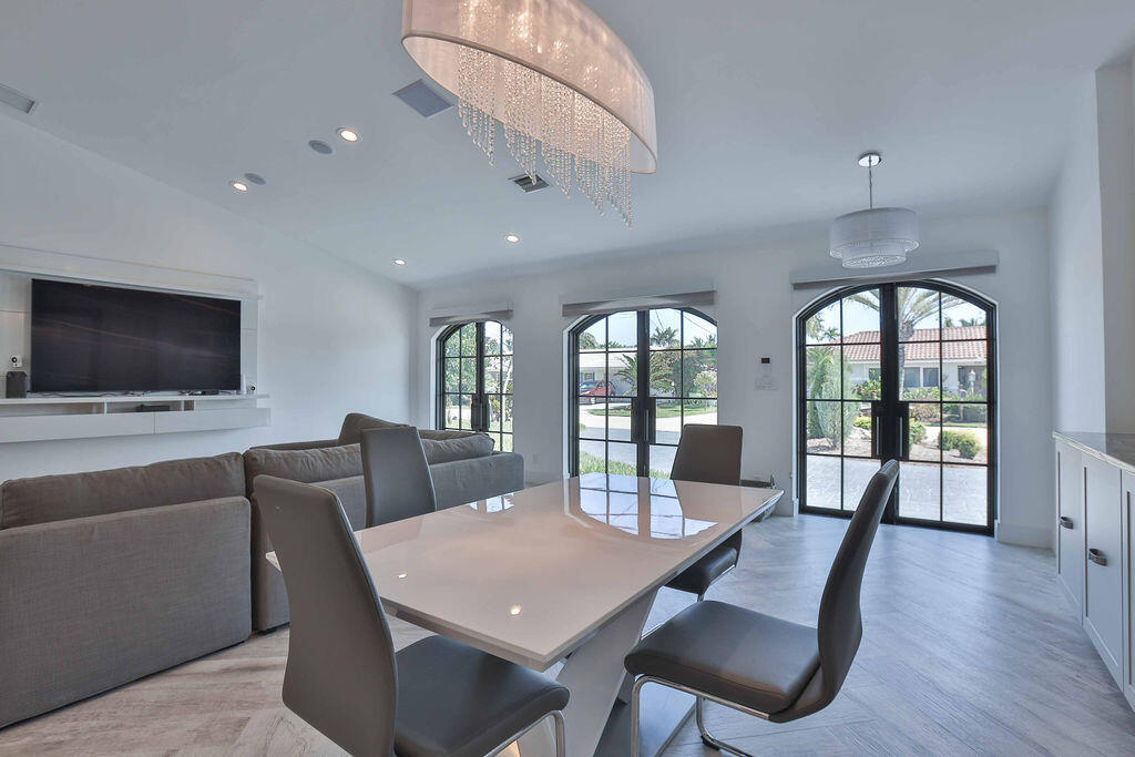 713 Forsyth, Boca Raton FL 33487