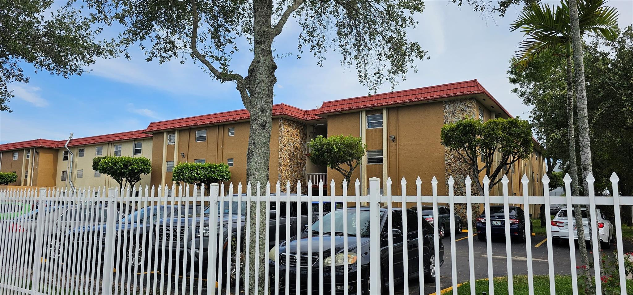 4655 Palm, Hialeah FL 33012