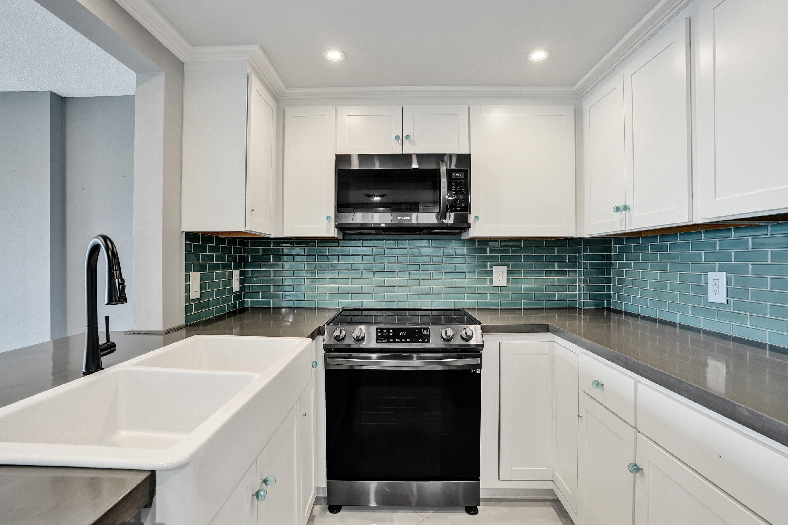 2611 N Riverside #604, Pompano Beach FL 33062