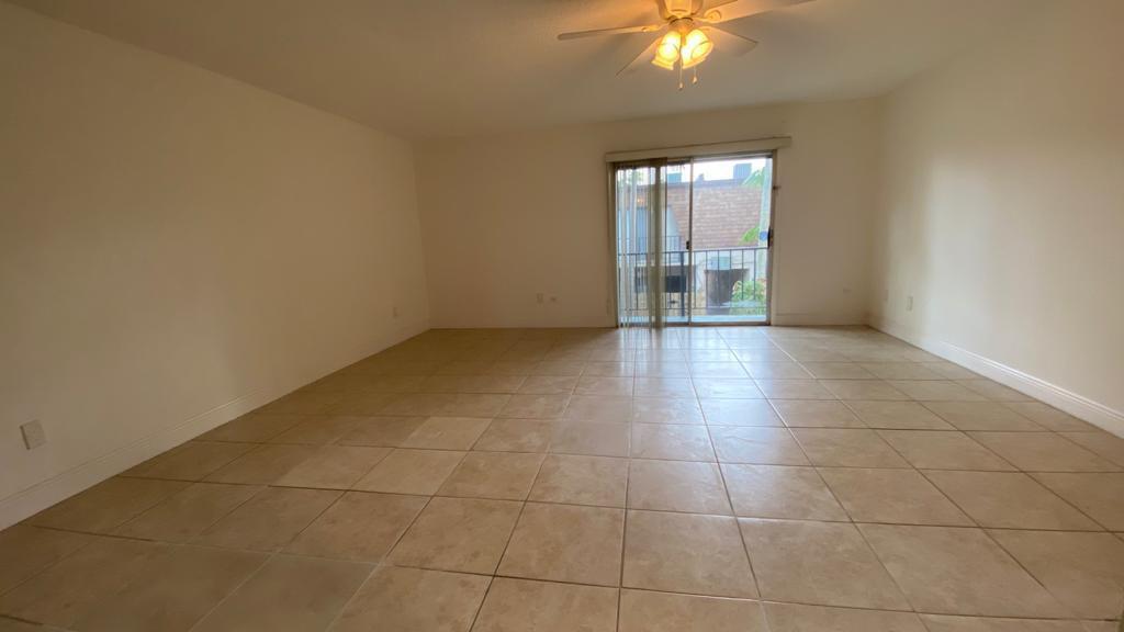 15385 S Dixie #12, Palmetto Bay FL 33157