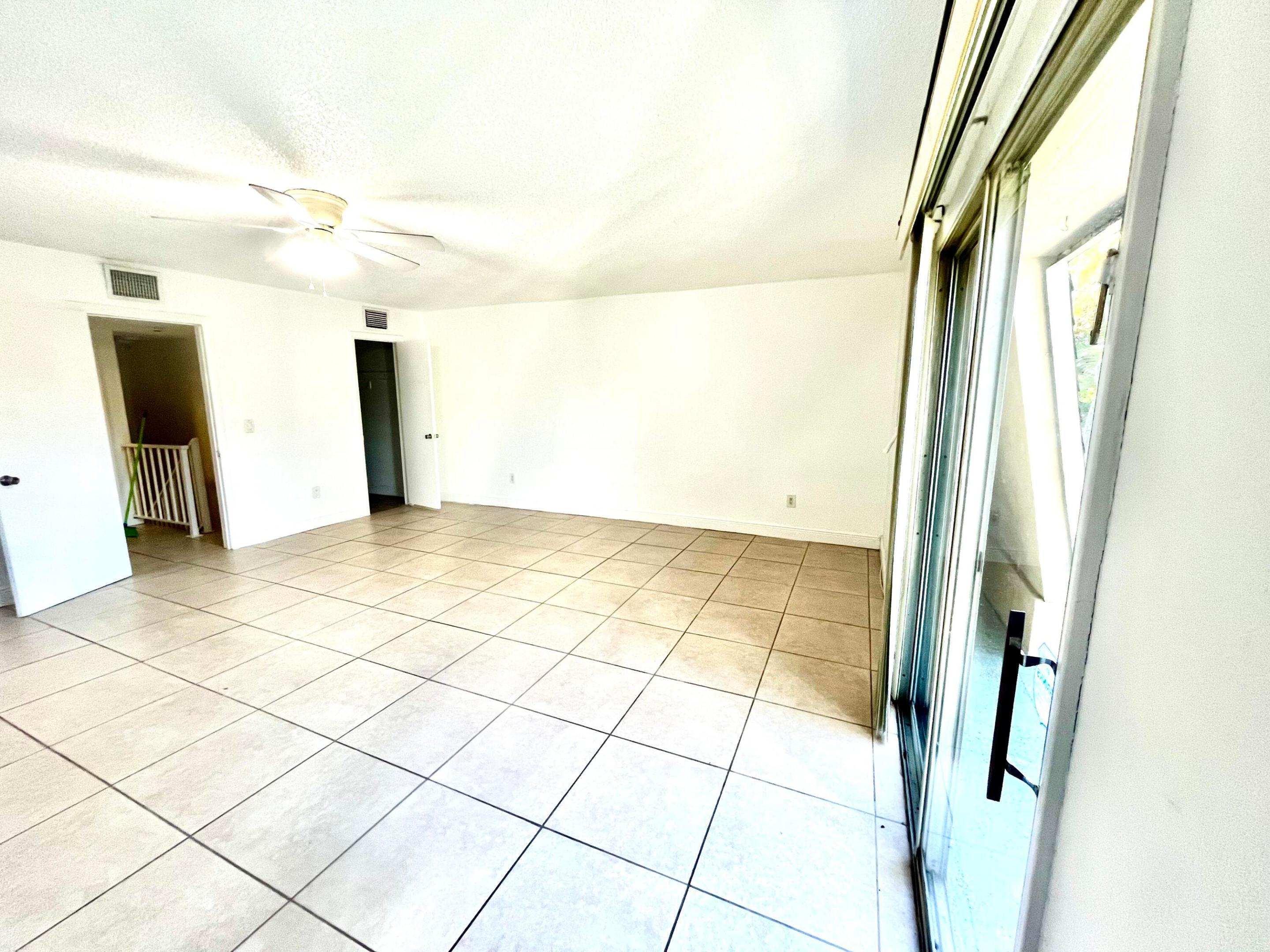 15385 S Dixie #12, Palmetto Bay FL 33157