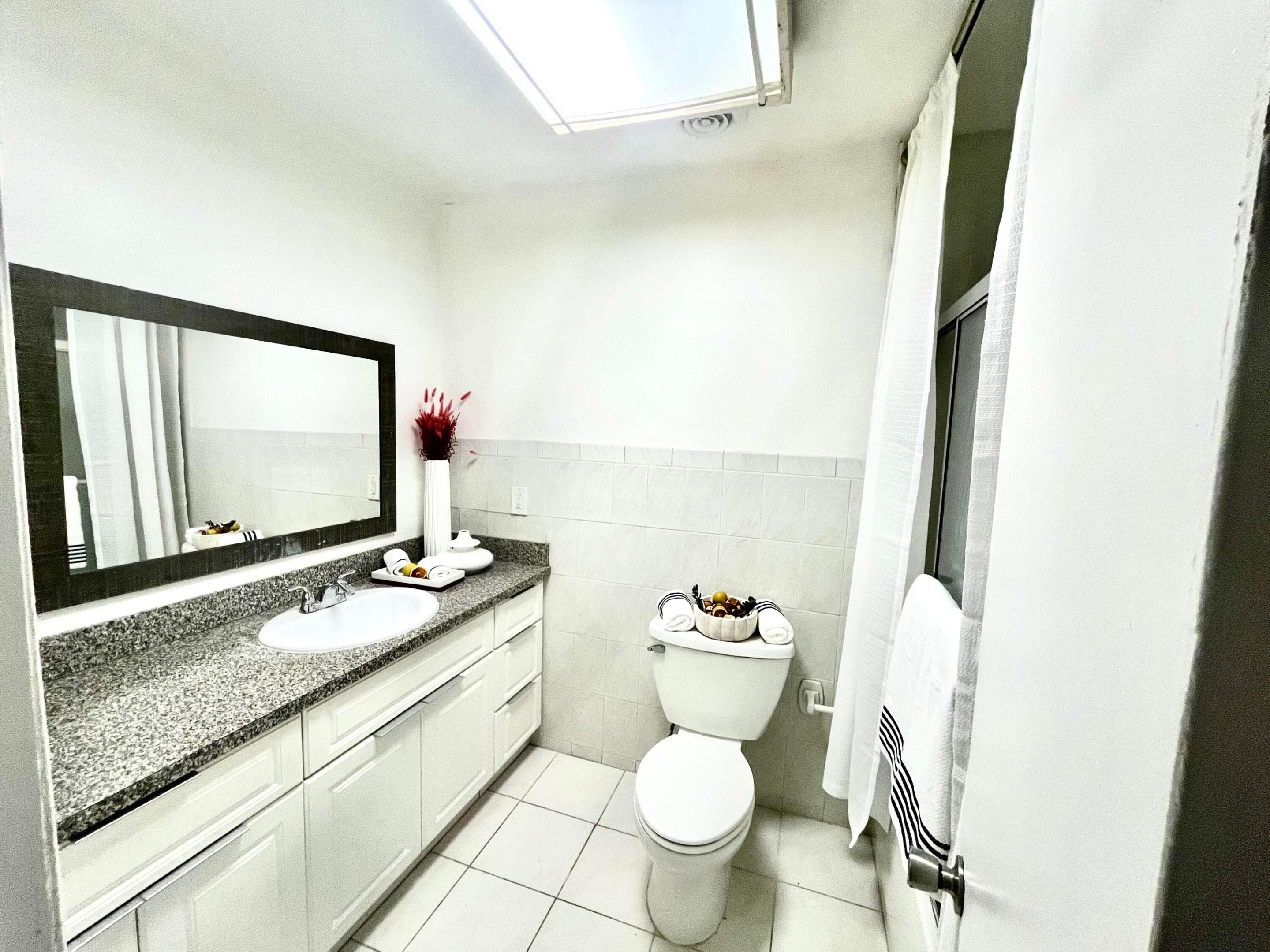 15385 S Dixie #12, Palmetto Bay FL 33157