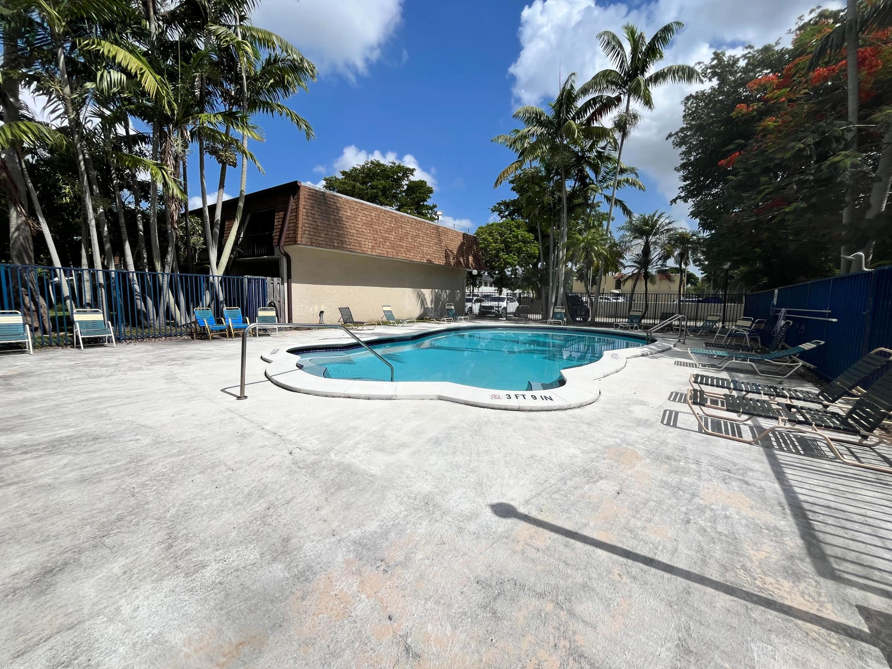 15385 S Dixie #12, Palmetto Bay FL 33157