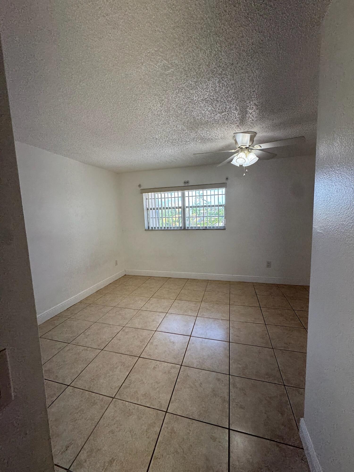 15385 S Dixie #12, Palmetto Bay FL 33157