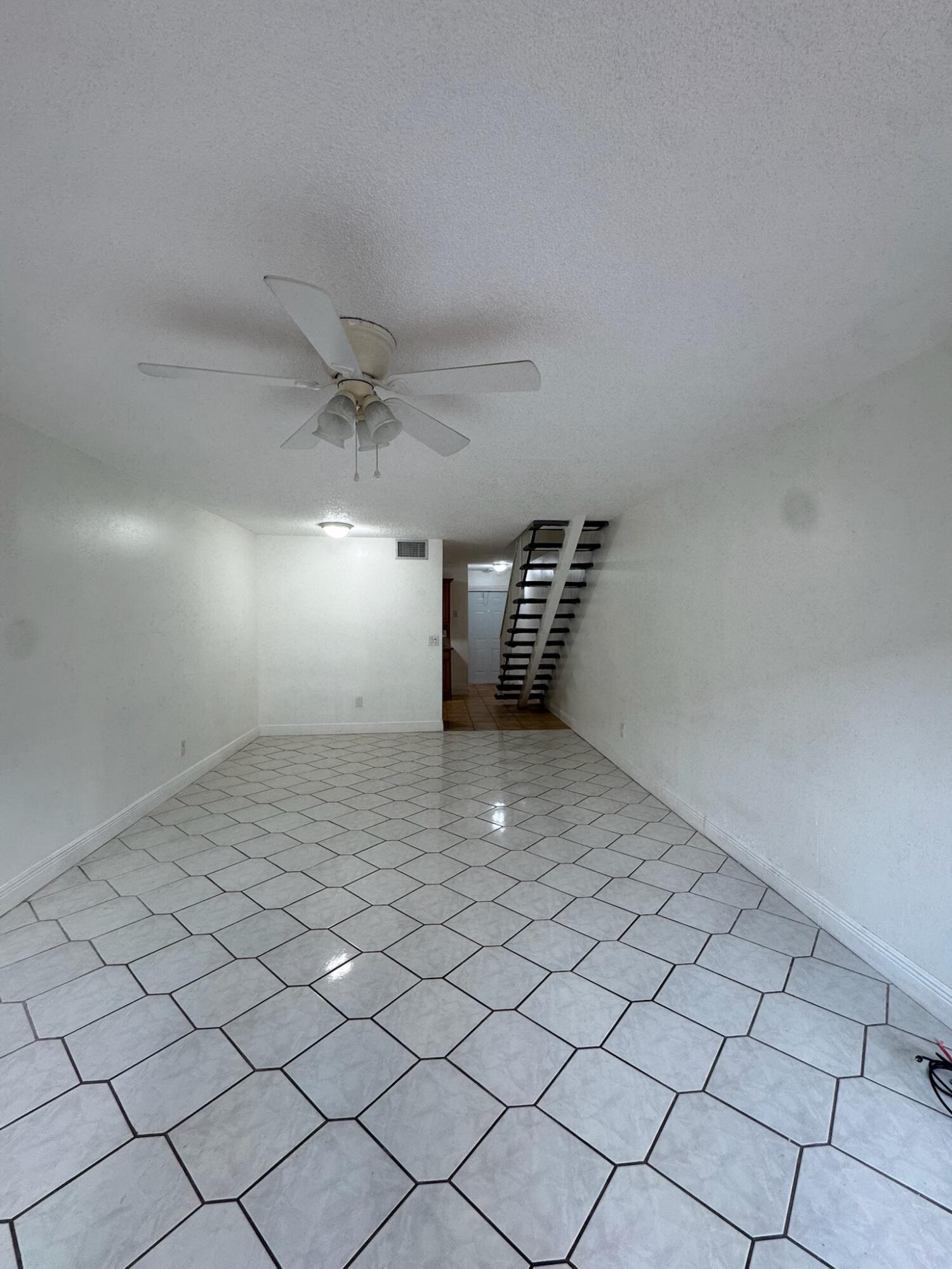 15385 S Dixie #12, Palmetto Bay FL 33157