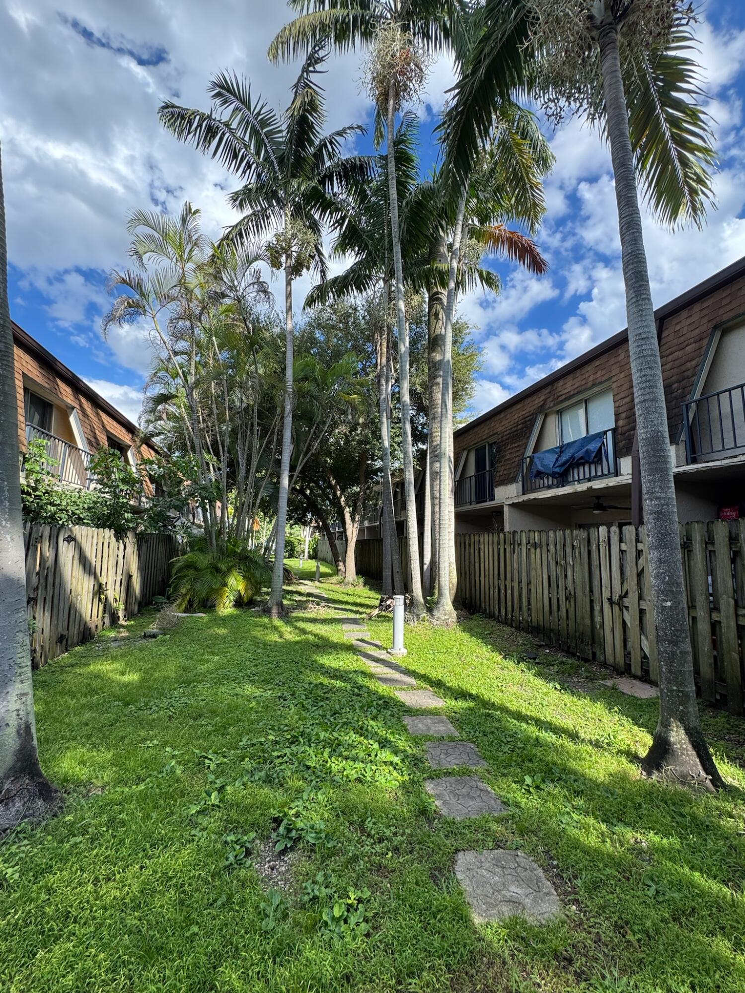 15385 S Dixie #12, Palmetto Bay FL 33157