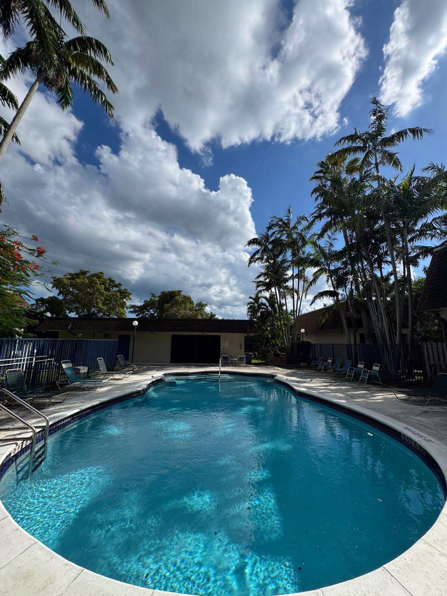 15385 S Dixie #12, Palmetto Bay FL 33157