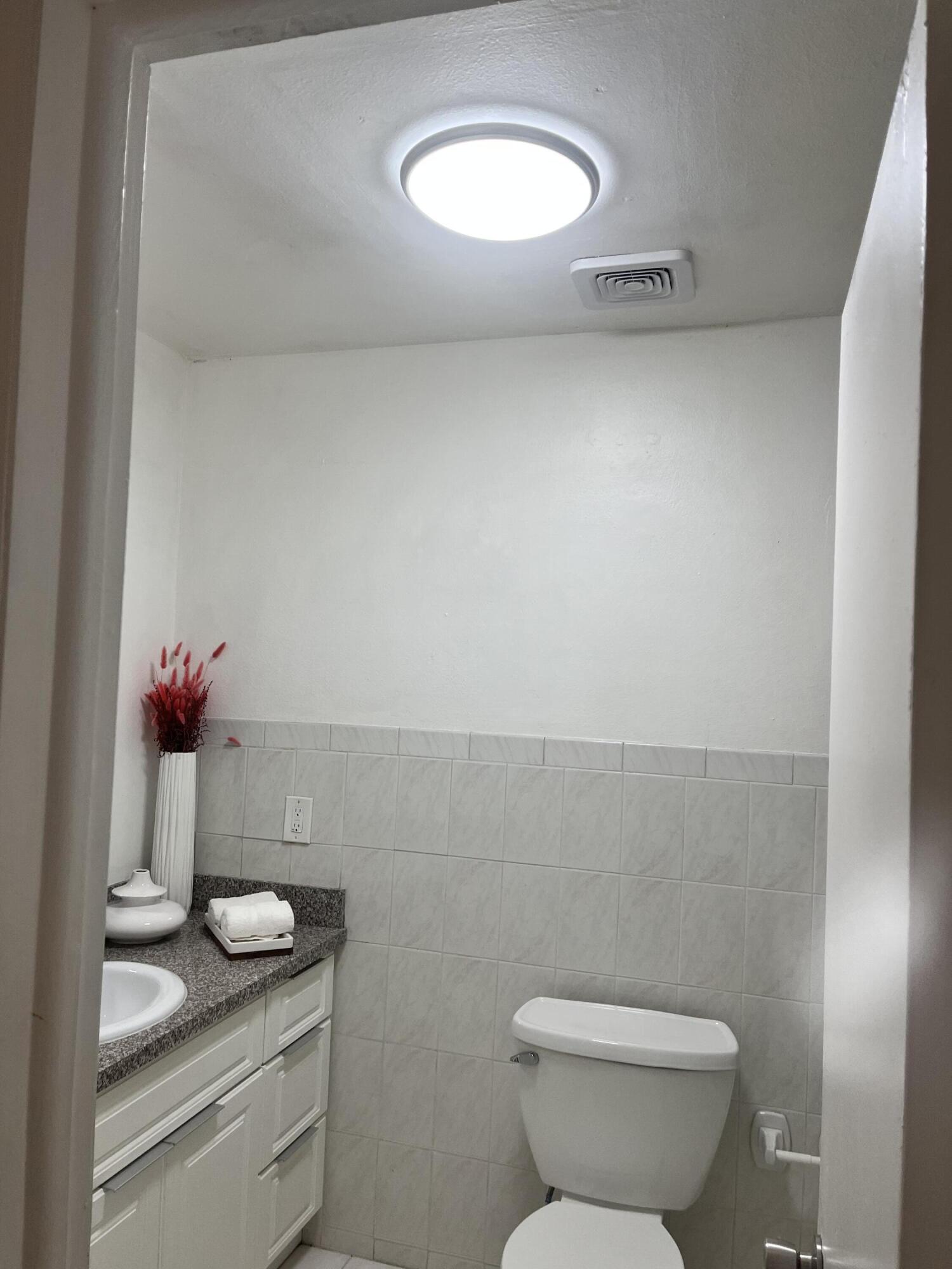 15385 S Dixie #12, Palmetto Bay FL 33157