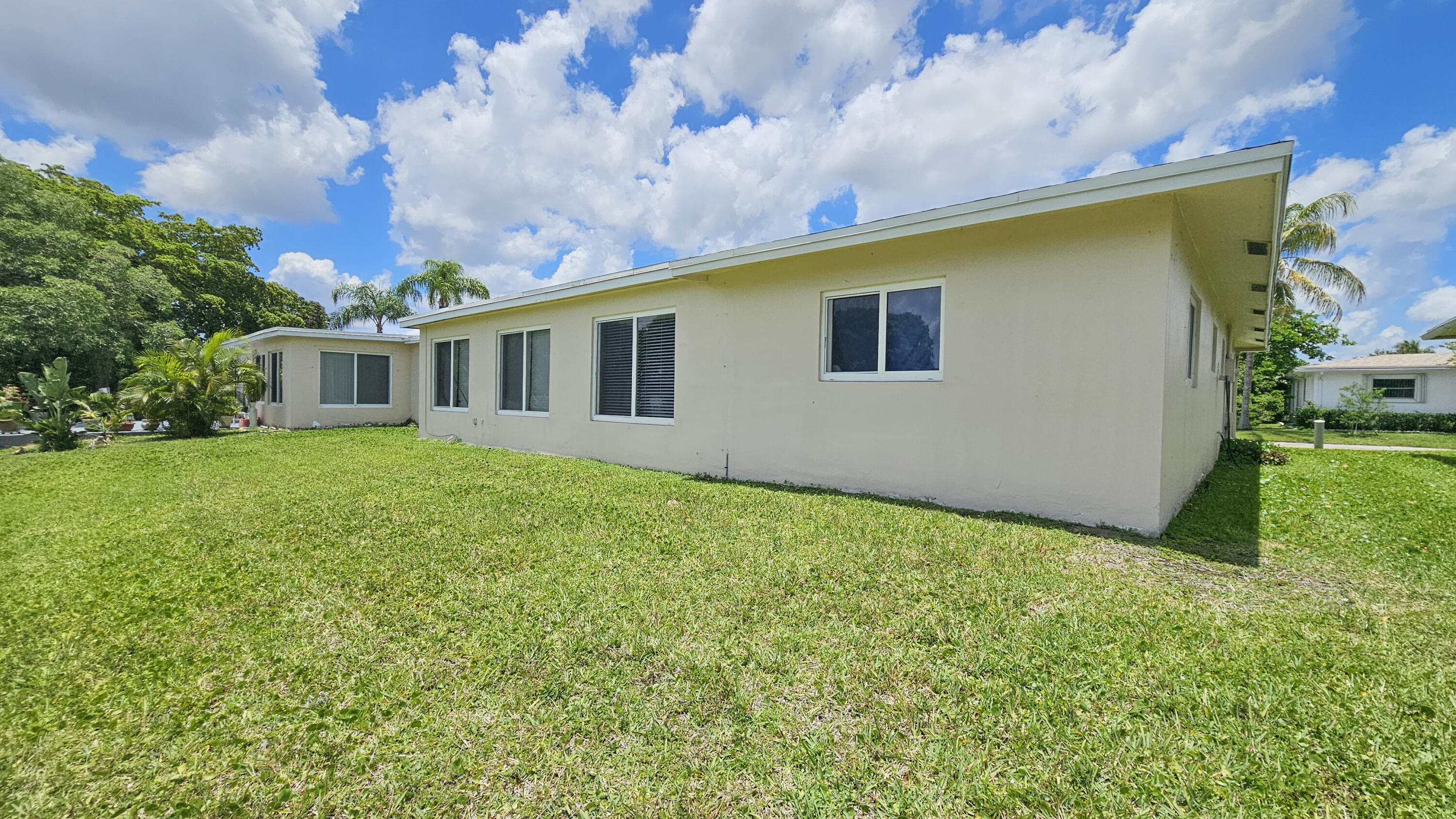 7180 NW 10th, Margate FL 33063