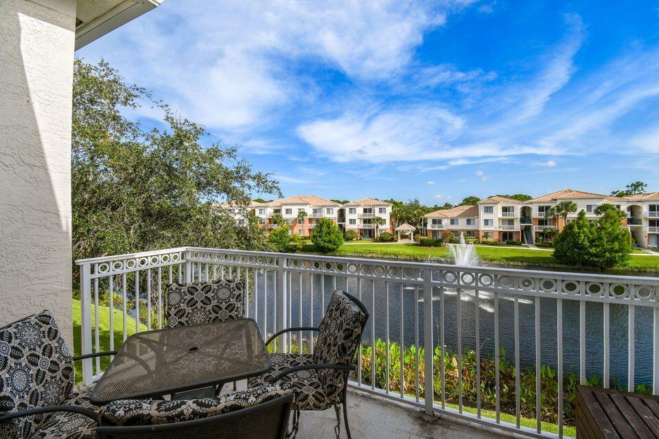 7302 W Myrtlewood Cir, Palm Beach Gardens FL 33418
