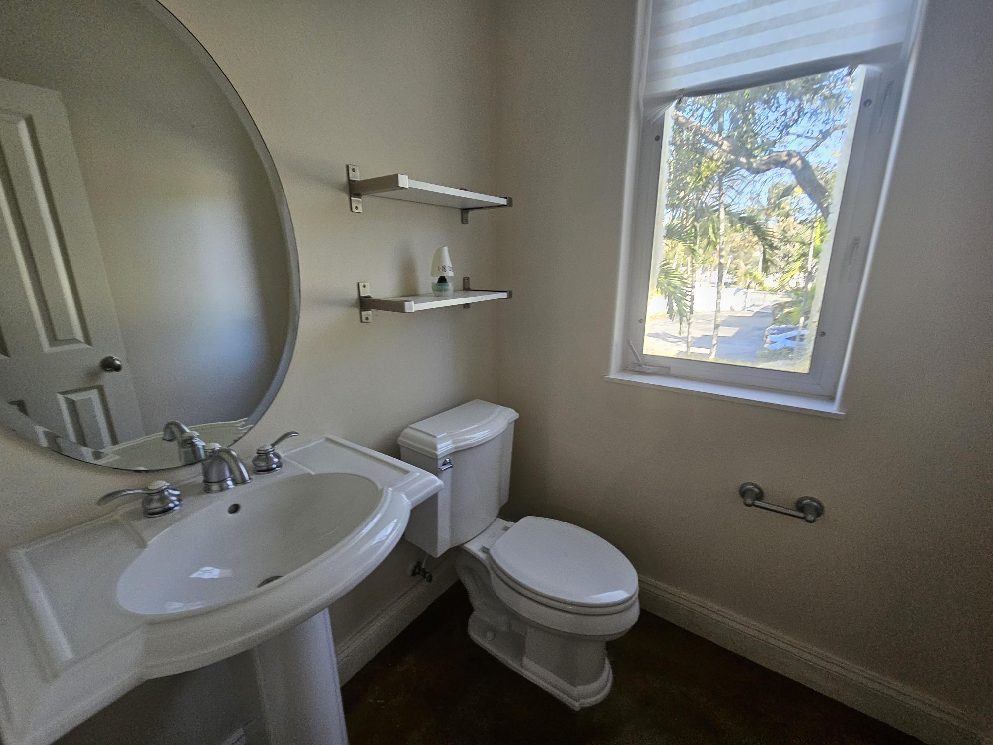 812 SW 4th #8, Fort Lauderdale FL 33315