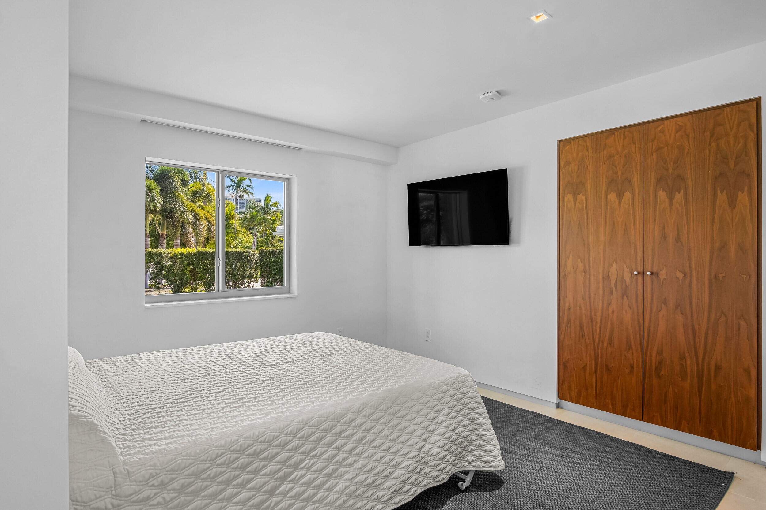 35 Castle Harbor Isle, Fort Lauderdale FL 33308