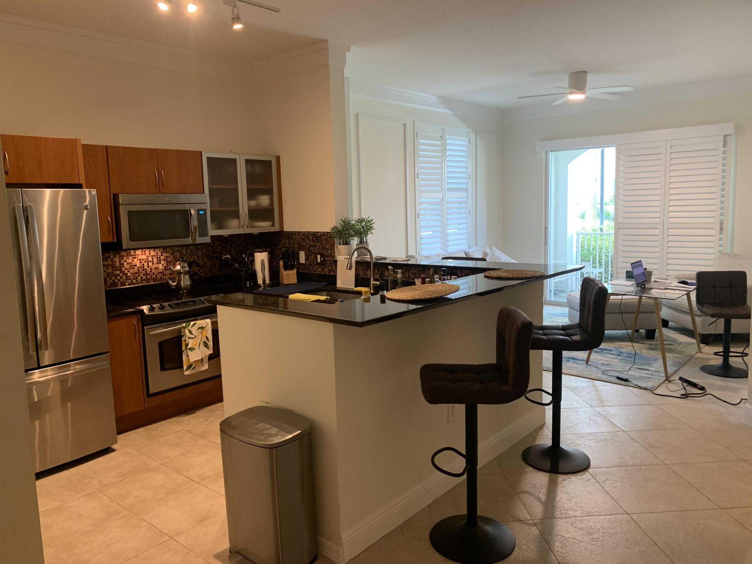 806 E Windward #111, Lantana FL 33462