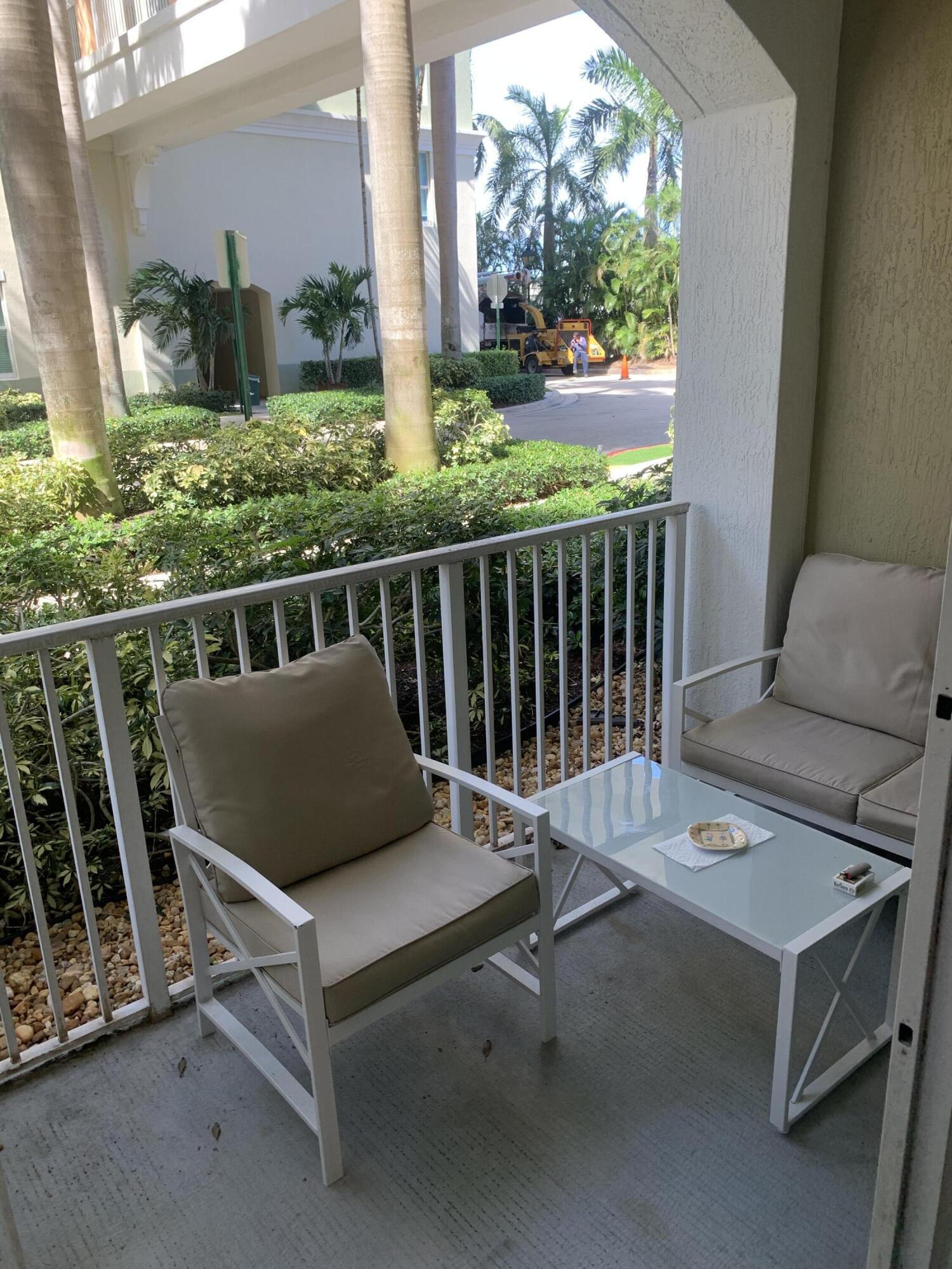 806 E Windward #111, Lantana FL 33462