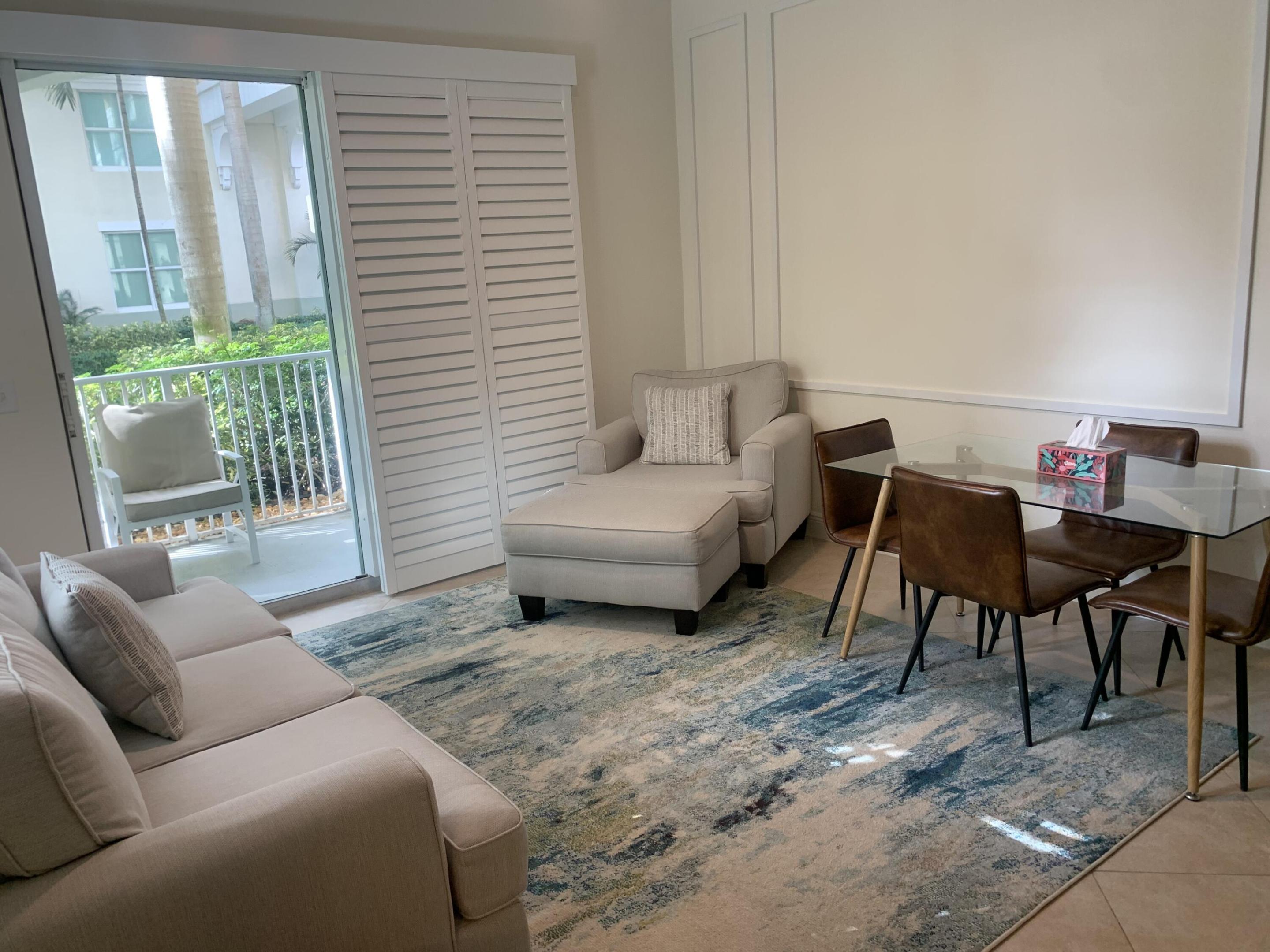 806 E Windward #111, Lantana FL 33462