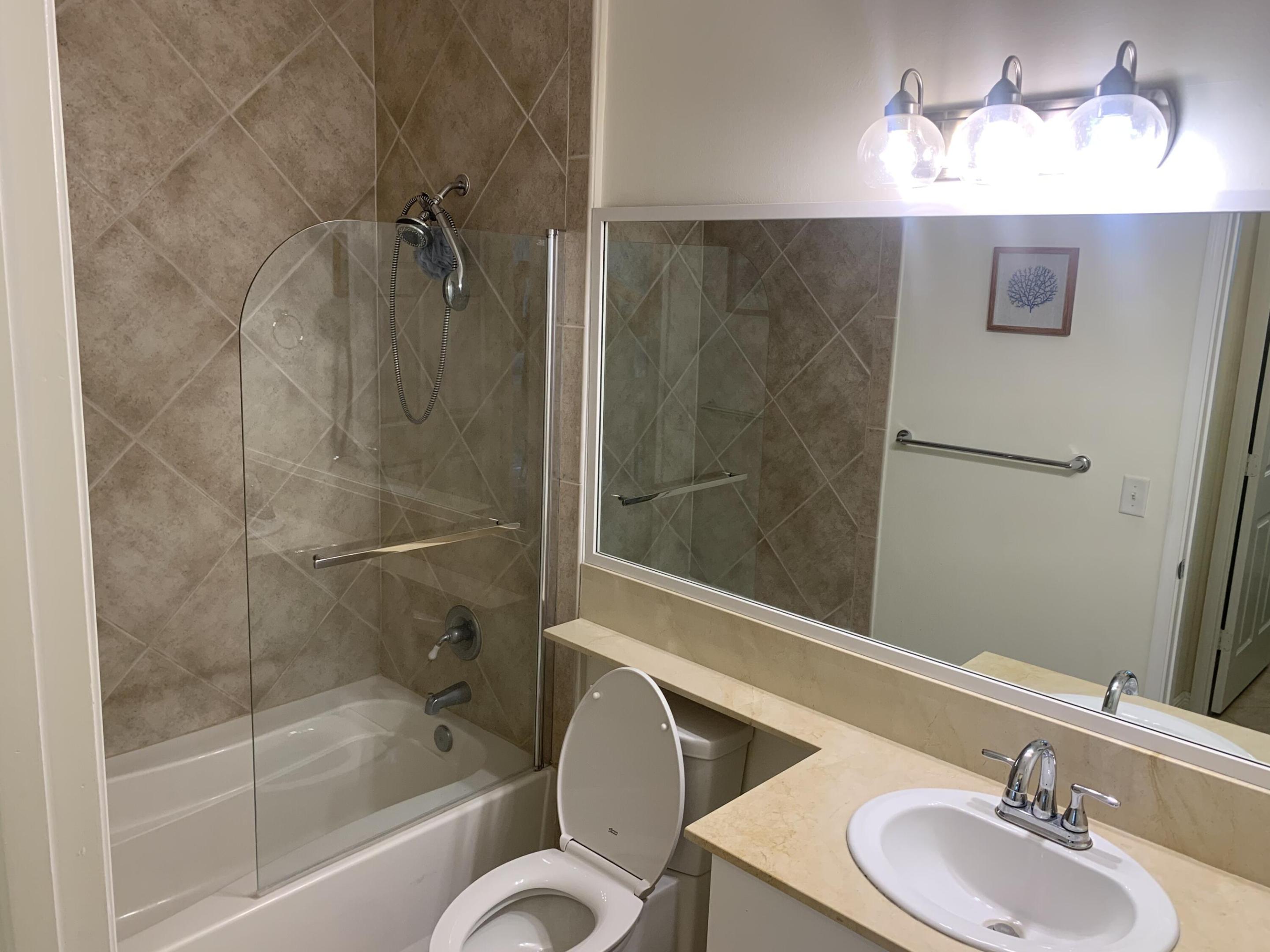 806 E Windward #111, Lantana FL 33462