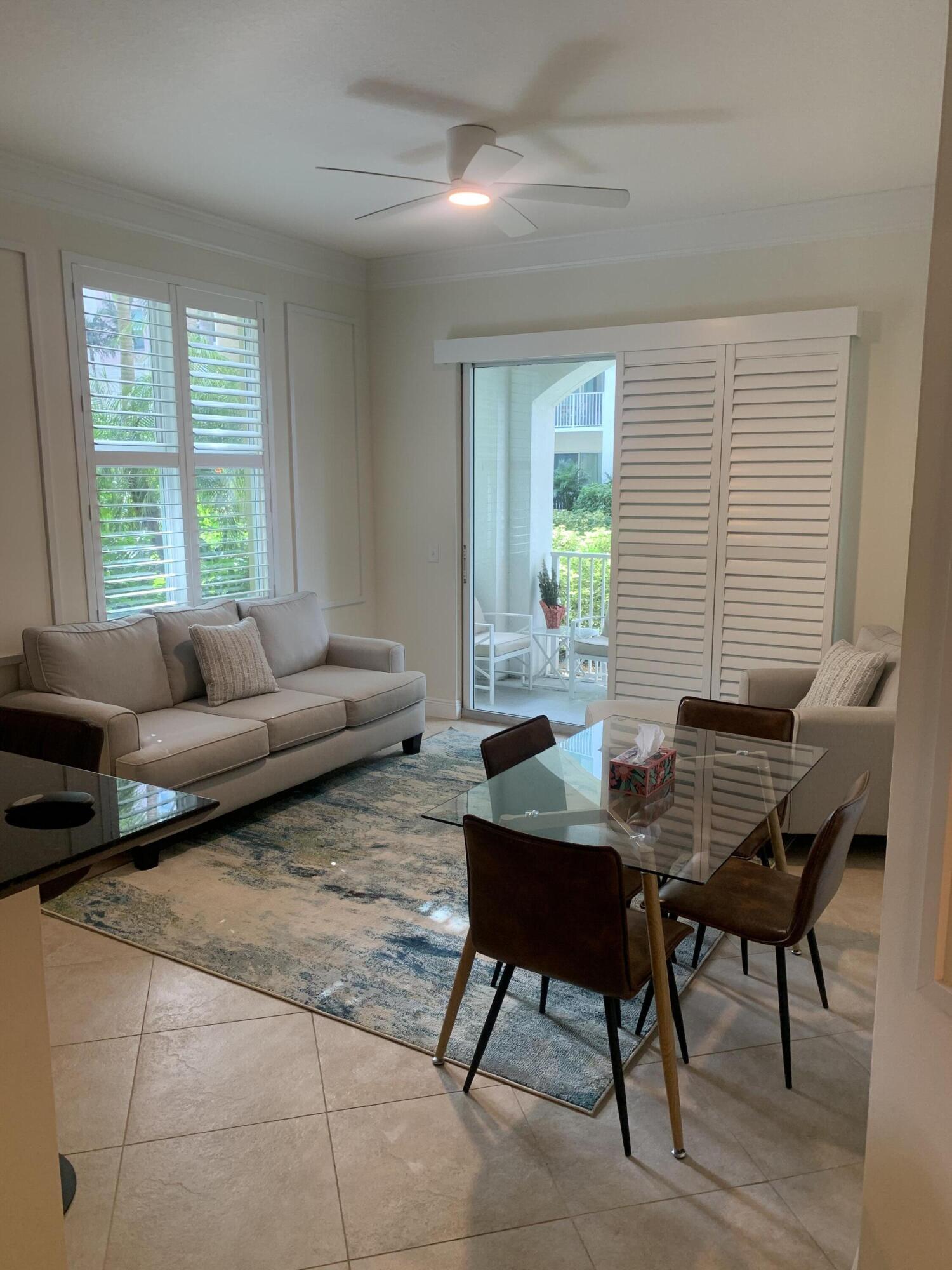 806 E Windward #111, Lantana FL 33462