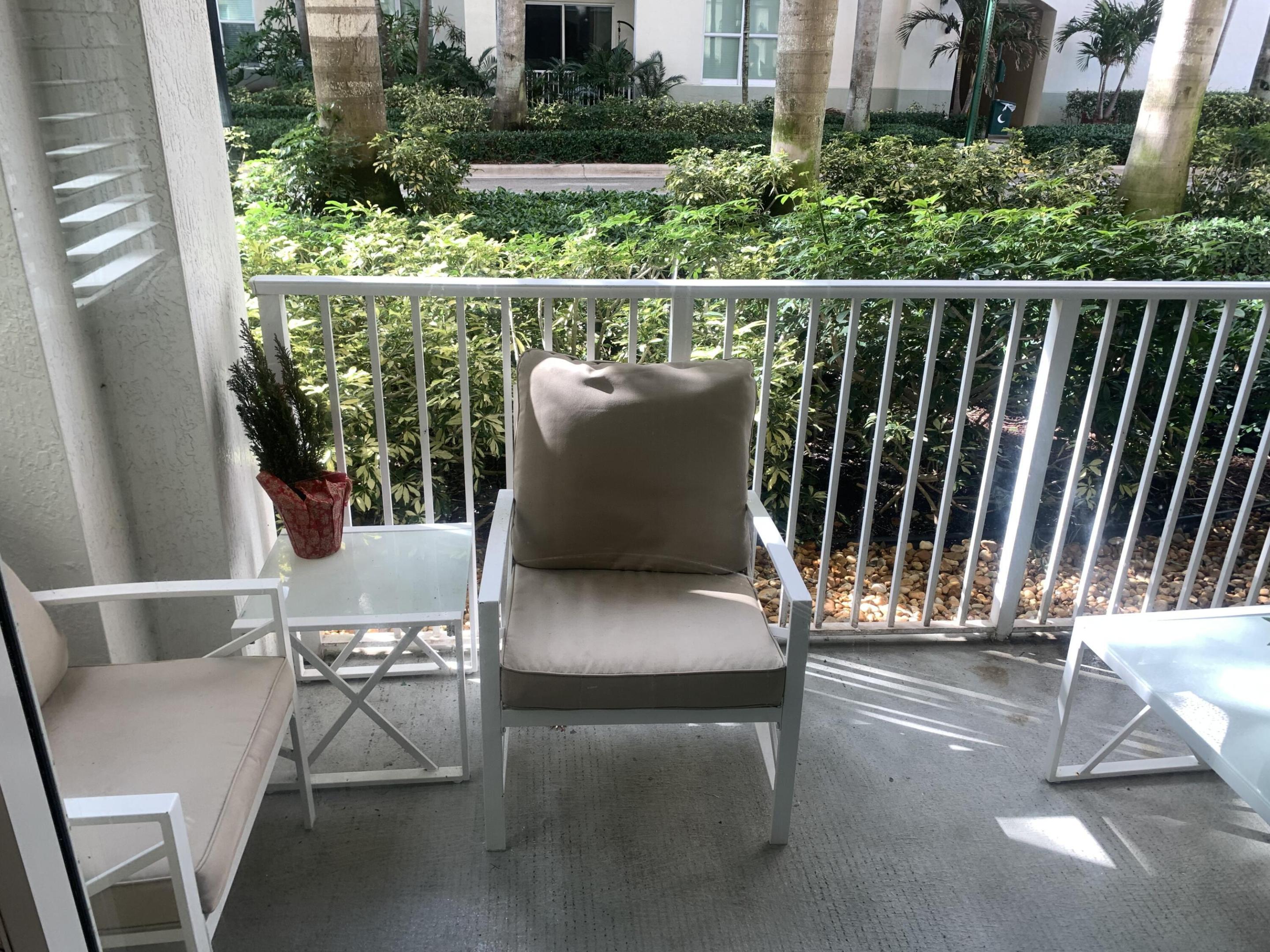 806 E Windward #111, Lantana FL 33462