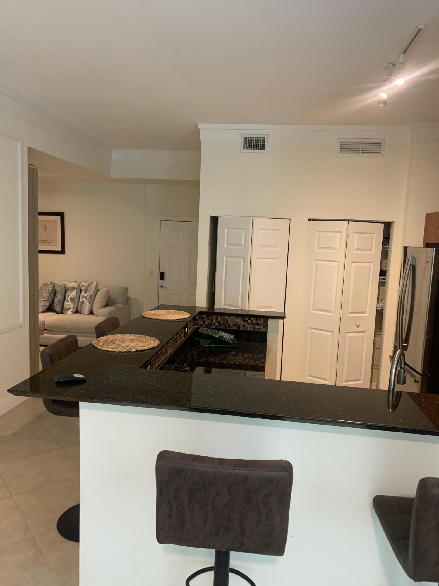 806 E Windward #111, Lantana FL 33462