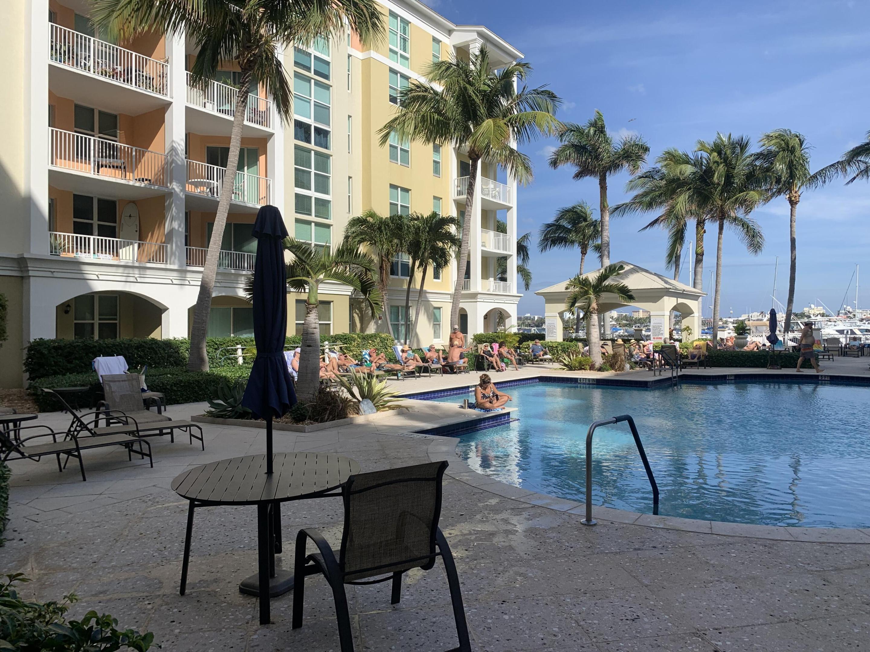 806 E Windward #111, Lantana FL 33462
