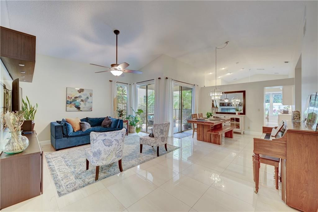 8171 Hampton Wood, Boca Raton FL 33433