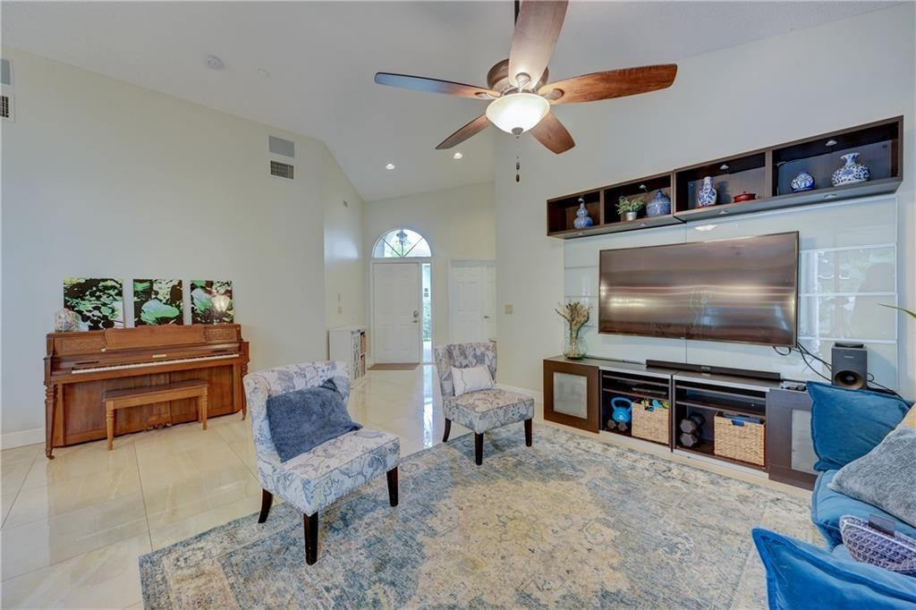 8171 Hampton Wood, Boca Raton FL 33433