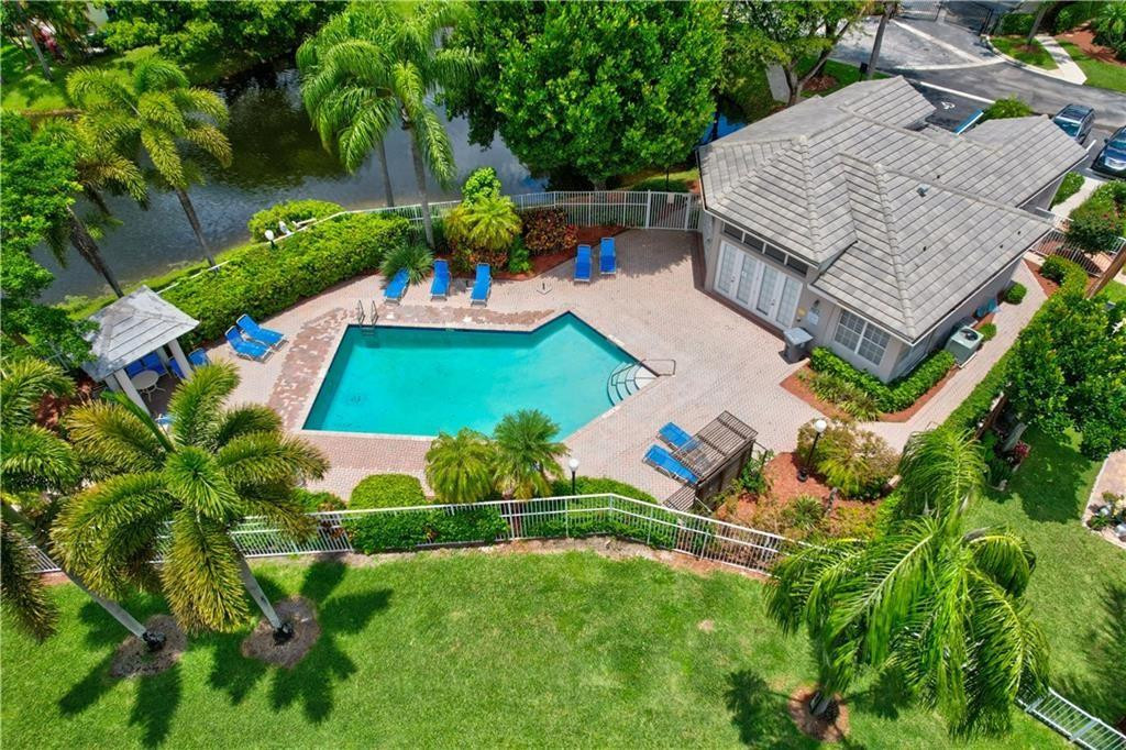 8171 Hampton Wood, Boca Raton FL 33433