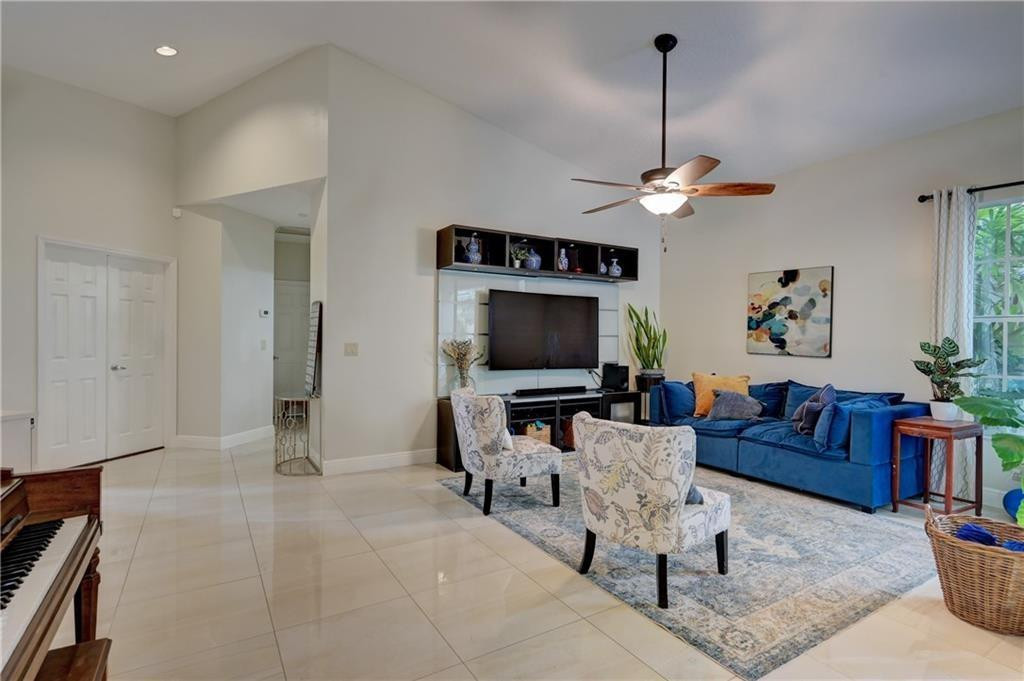 8171 Hampton Wood, Boca Raton FL 33433