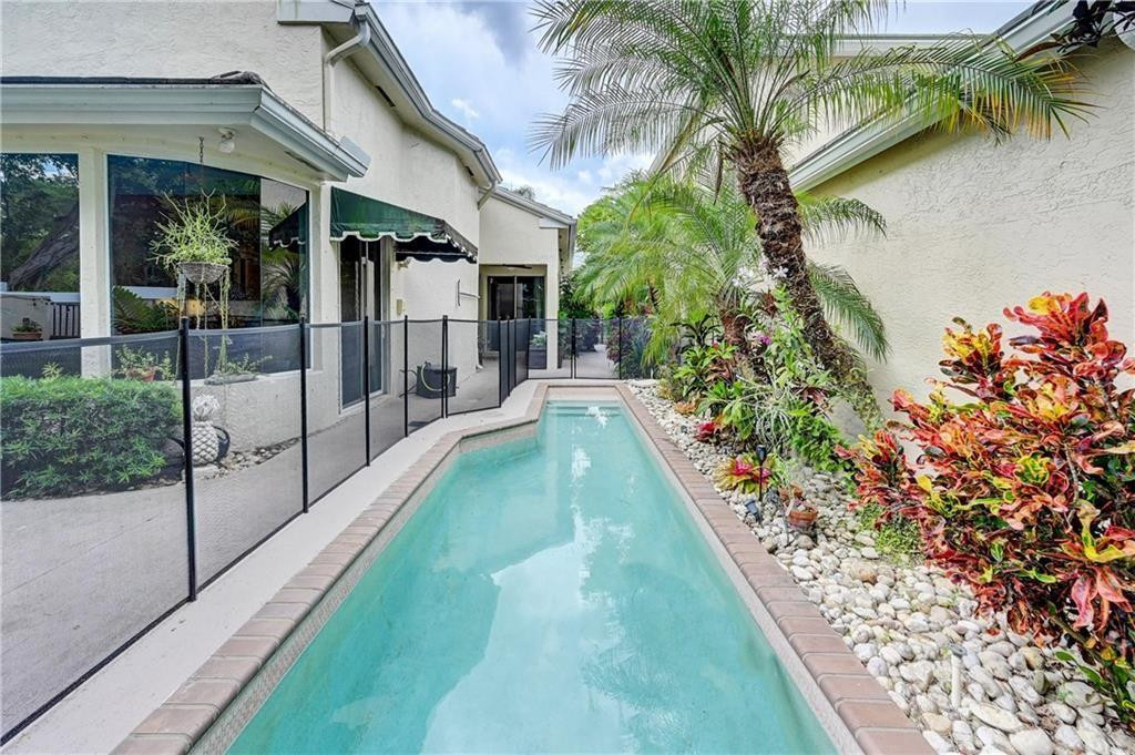 8171 Hampton Wood, Boca Raton FL 33433