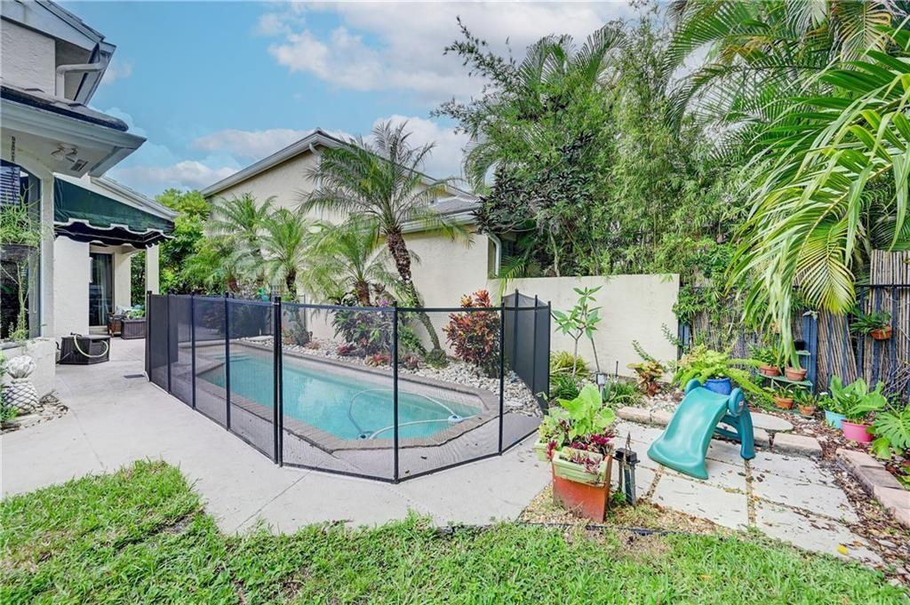 8171 Hampton Wood, Boca Raton FL 33433