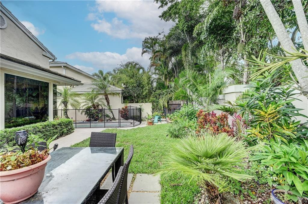 8171 Hampton Wood, Boca Raton FL 33433