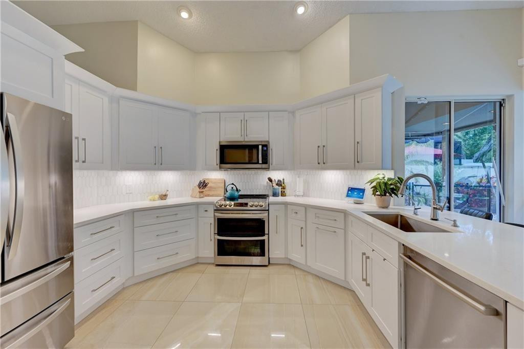 8171 Hampton Wood, Boca Raton FL 33433