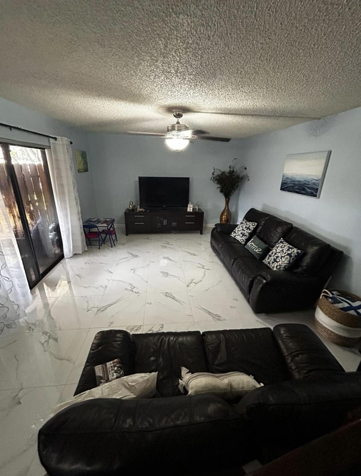 341 Lake Arbor, Palm Springs FL 33461