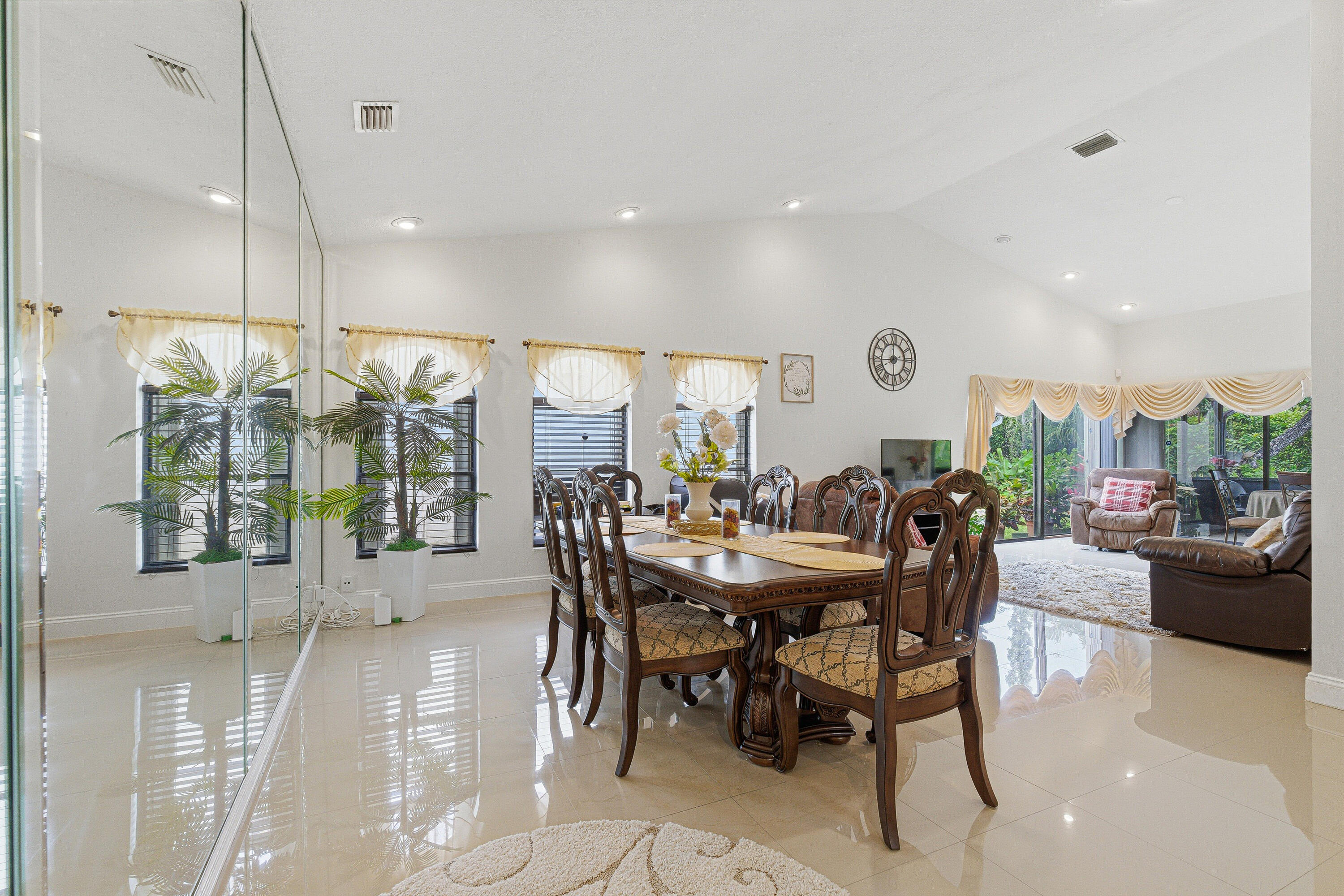 7040 Golf Pointe, Tamarac FL 33321