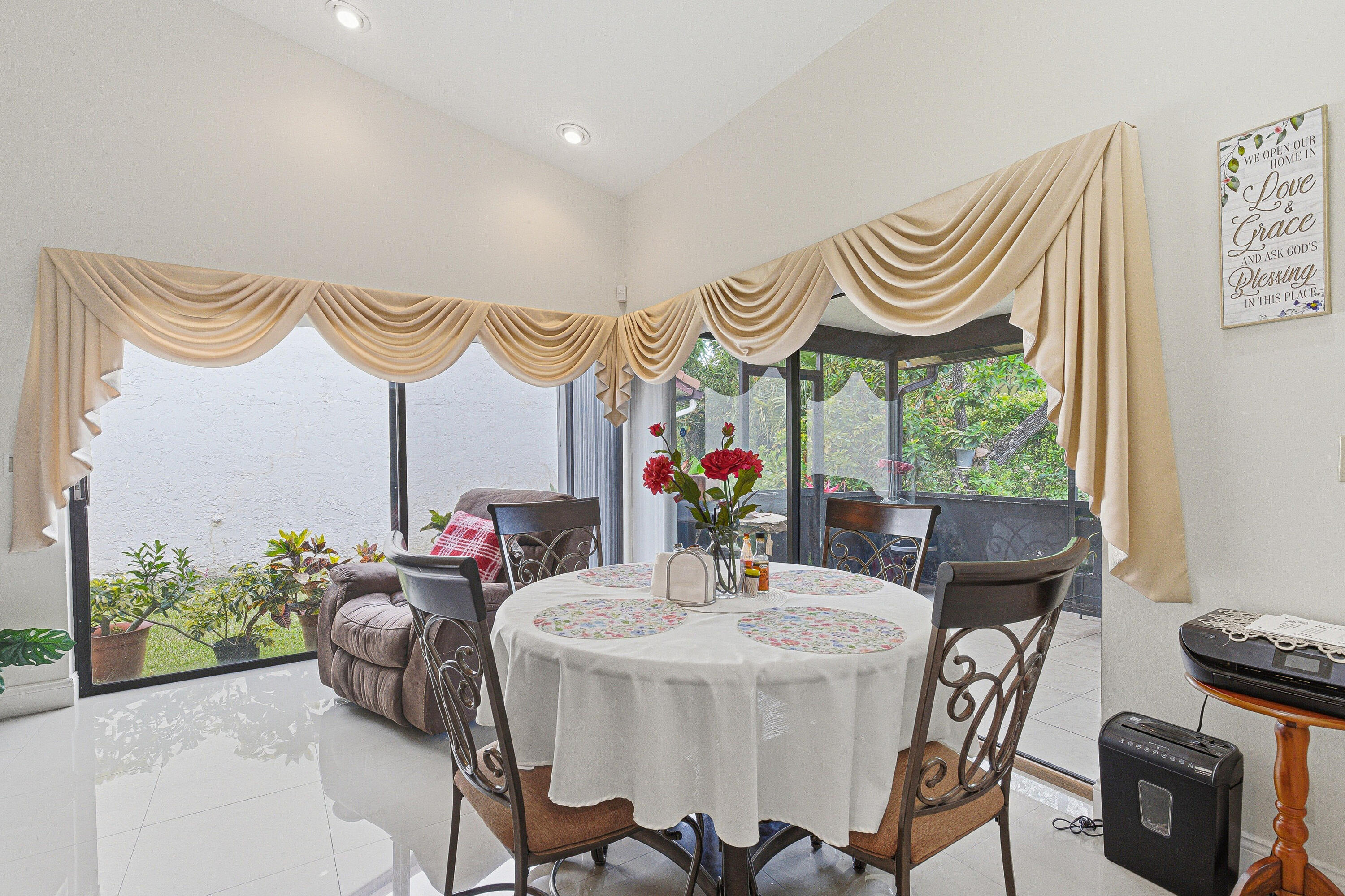 7040 Golf Pointe, Tamarac FL 33321