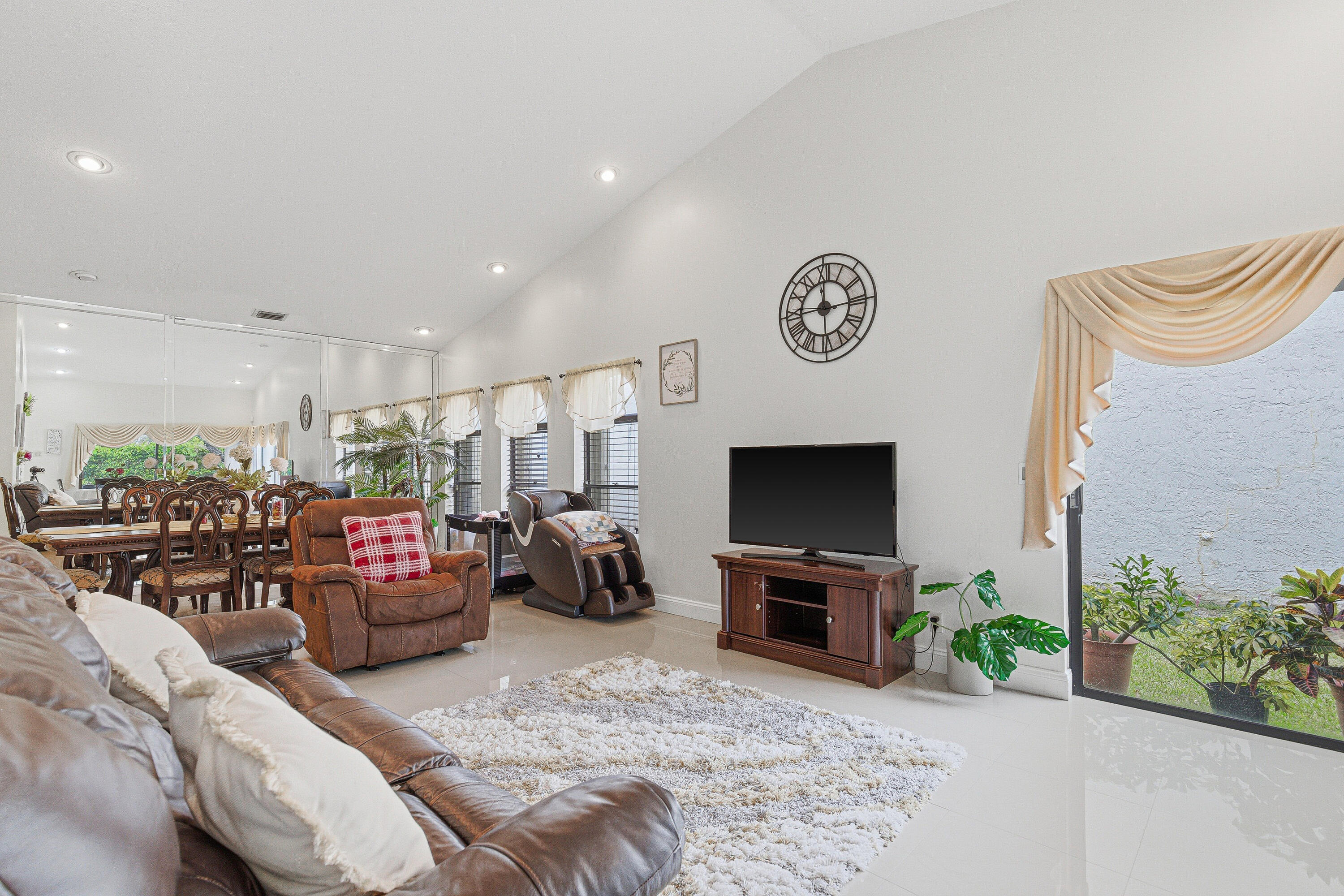 7040 Golf Pointe, Tamarac FL 33321
