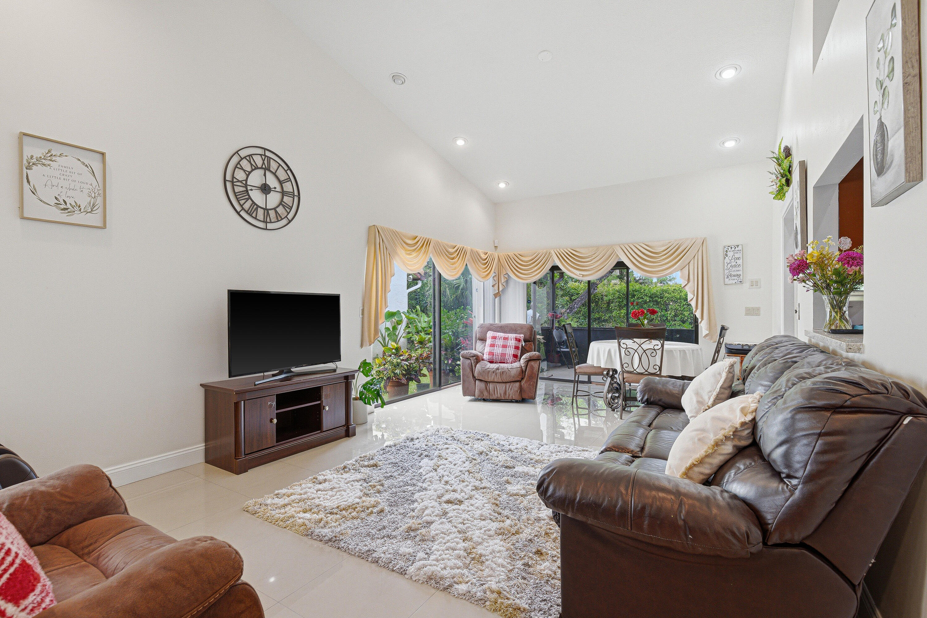 7040 Golf Pointe, Tamarac FL 33321