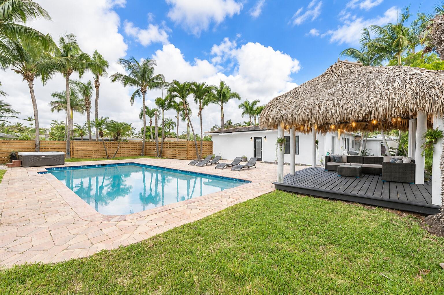 1900 NE 16th, Fort Lauderdale FL 33305