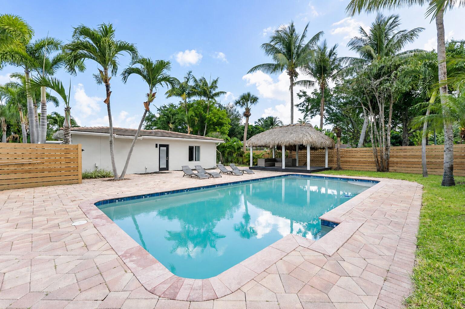 1900 NE 16th, Fort Lauderdale FL 33305