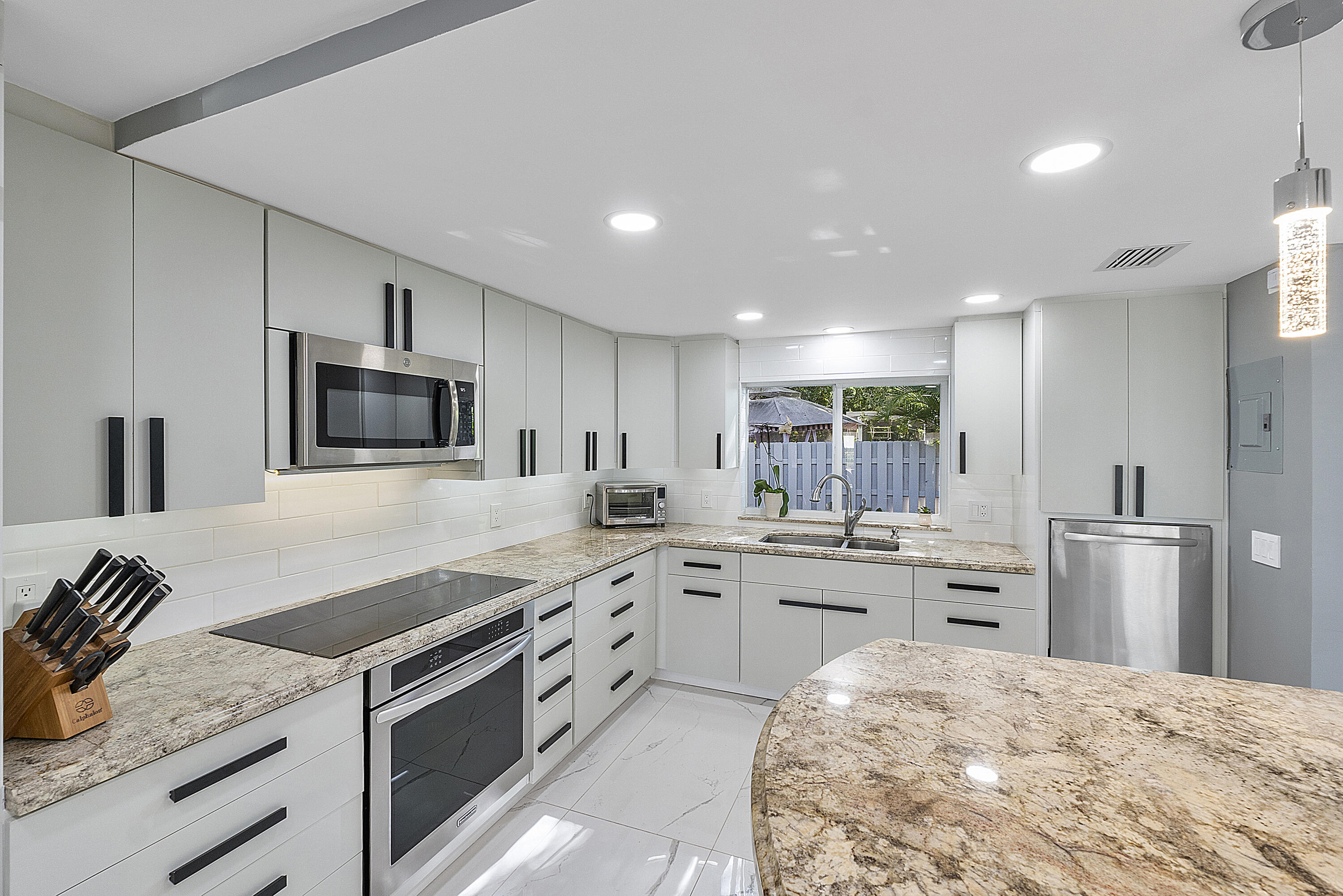 1900 NE 16th, Fort Lauderdale FL 33305